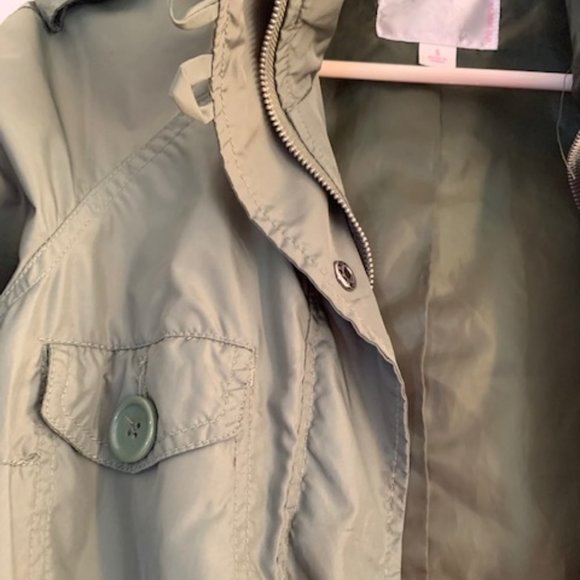 Army Green Windbreaker/Raincoat - Picture 3 of 8